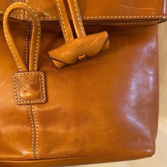 EUC  Dooney & Bourke Florentine Toggle Crossbody COA included - Picture 13 of 14